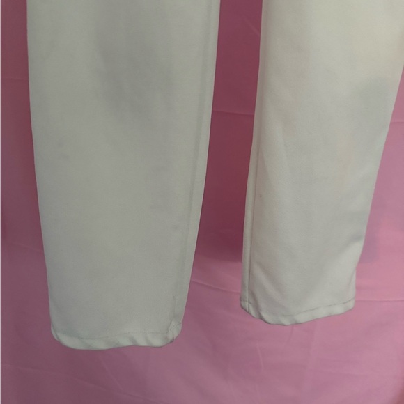 White Sleeveless Plunge Neckline Jumpsuit - Picture 4 of 5